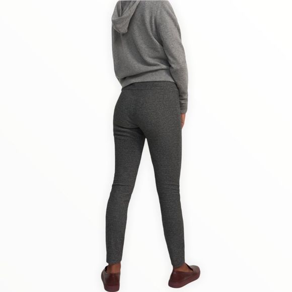 Theory Yoke High Rise Ankle Length Legging in Grey Marled Compact Knit - Picture 2 of 13